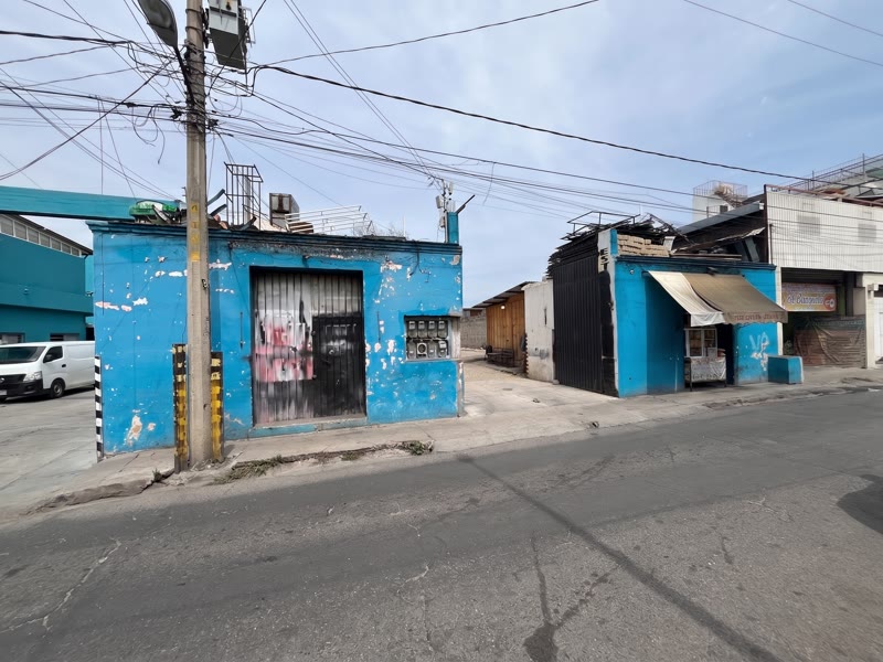 Street view of the commercial property frontage in central Oaxaca City